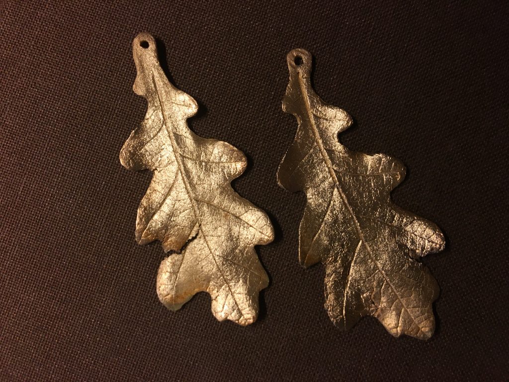 Spruckna bronslöv...