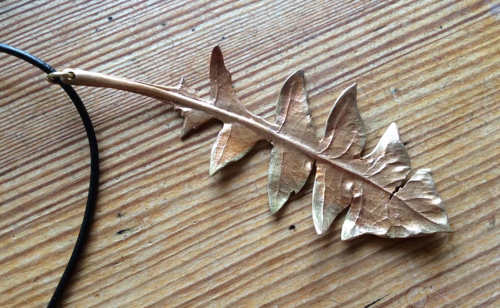 Färdigbränt maskrosblad